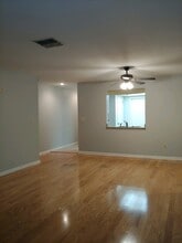 63 Douglas St, Unit 11 in Homosassa, FL - Building Photo - Building Photo