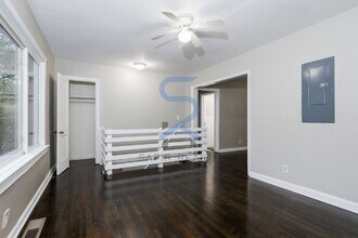 1123 Graymont Dr SW in Atlanta, GA - Building Photo - Building Photo