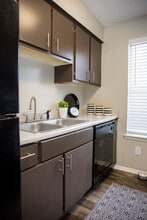 Brooks Crossing Apartments in Riverdale, GA - Foto de edificio - Building Photo