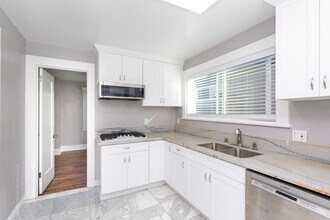 3125 Hawk St-Unit -Unit 1 in San Diego, CA - Building Photo - Building Photo
