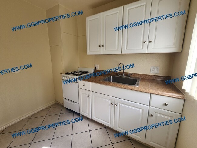 10872 Stanford Ave in Garden Grove, CA - Building Photo - Building Photo