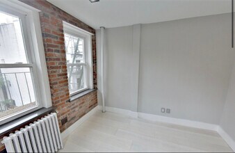 100 Mulberry St in New York, NY - Building Photo - Building Photo