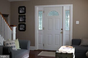 402 Wallingford Ave in Media, PA - Building Photo