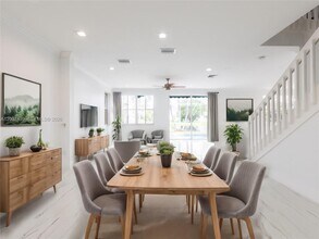 801 Tanglewood Cir in Weston, FL - Building Photo - Building Photo