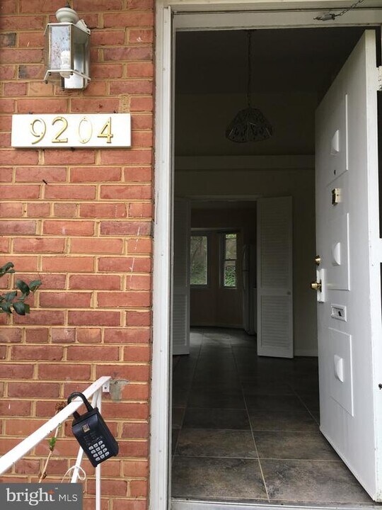 9204 Bardon Rd in Bethesda, MD - Building Photo