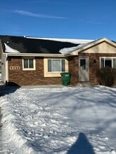 5324 Jennifer Dr in Pleasant Hill, IA - Building Photo - Building Photo