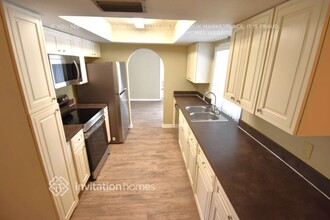 3875 SE 7th Pl in Cape Coral, FL - Foto de edificio - Building Photo