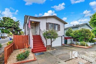 153 Vaqueros Ave in Rodeo, CA - Foto de edificio - Building Photo