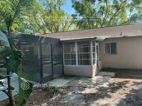 411 Brandywine Dr in Valrico, FL - Foto de edificio - Building Photo