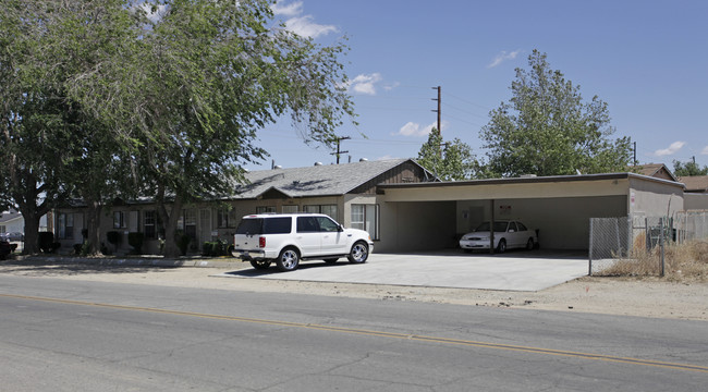 Palmdale Town House in Palmdale, CA - Building Photo - Building Photo