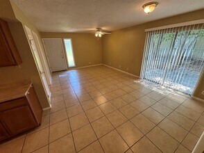 417 Live Oak St in Kyle, TX - Building Photo - Building Photo