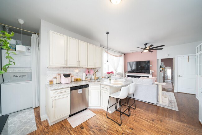 164 Orient St in Bayonne, NJ - Foto de edificio - Building Photo