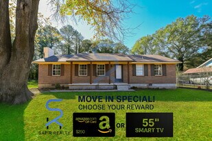 8427 Attleboro Dr in Jonesboro, GA - Building Photo