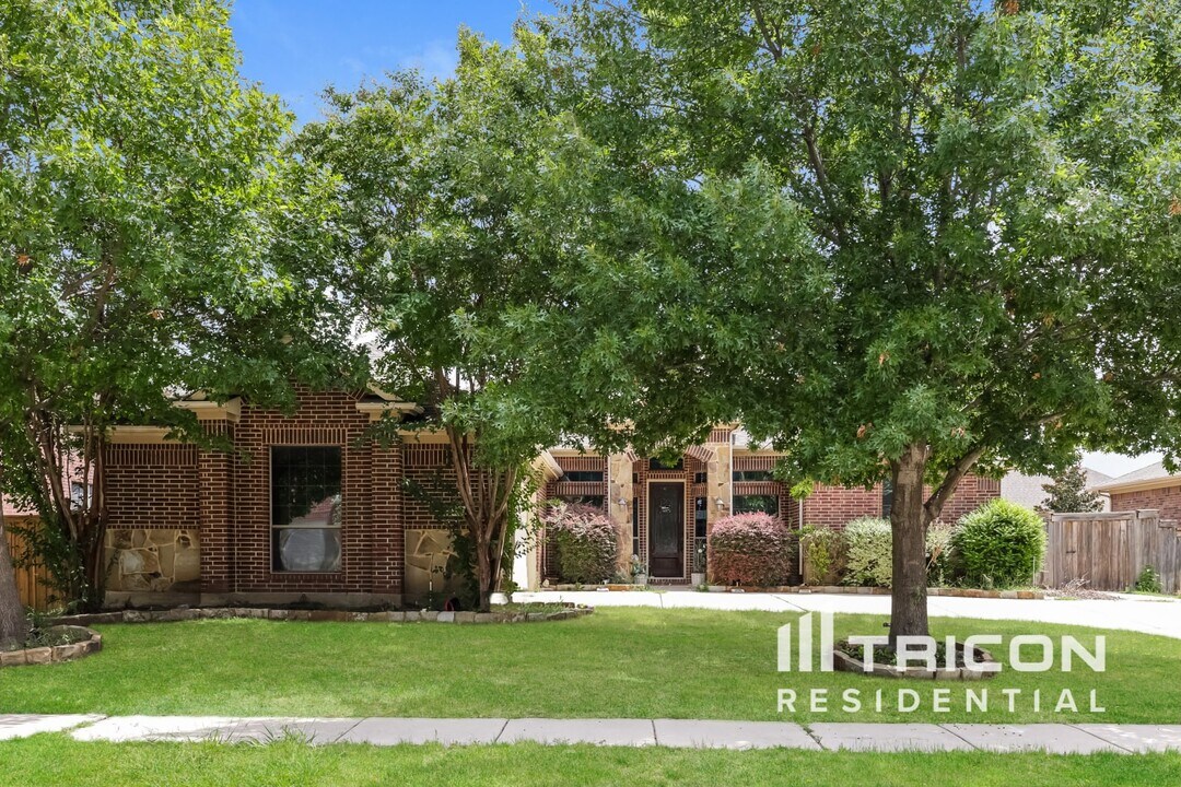 7236 Cana in Grand Prairie, TX - Building Photo