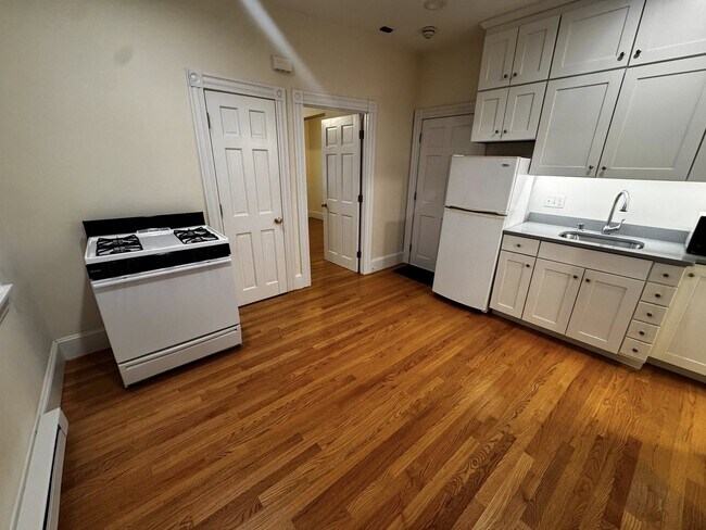 29 Revere St, Unit 1
