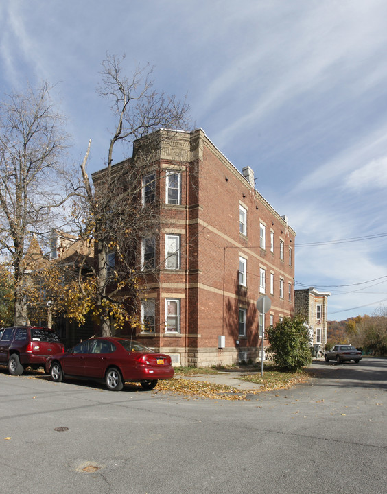 96 Continental Ave in Cohoes, NY - Building Photo