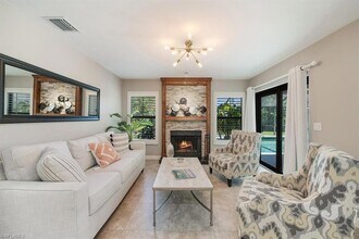 136 Old Tamiami Trail, Unit 8-01 in Naples, FL - Building Photo - Building Photo