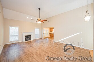 205 Stonehaven Trace in Pelham, AL - Building Photo - Building Photo
