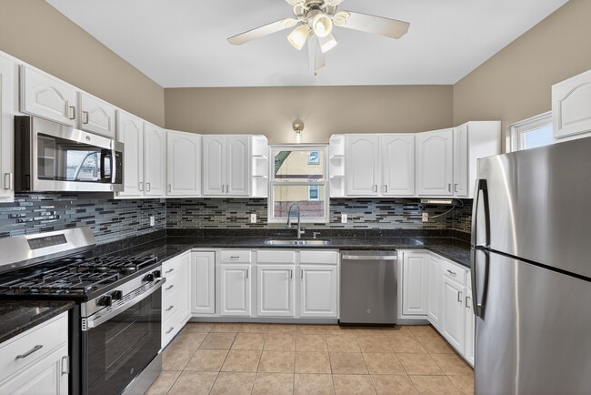 1657 N Harding Ave in Chicago, IL - Building Photo - Building Photo