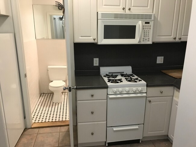 26 Hemenway St, Unit 18 in Boston, MA - Building Photo - Building Photo