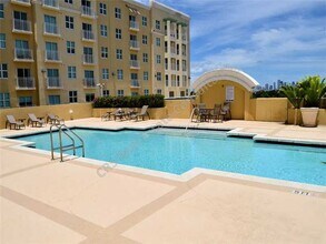 50 Menores Ave, Unit 425 in Coral Gables, FL - Foto de edificio - Building Photo