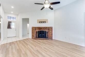 215 Meadowbrook Ln in Keller, TX - Building Photo - Building Photo
