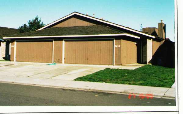 7652-7654 Santa Ines Ct in Stockton, CA - Building Photo