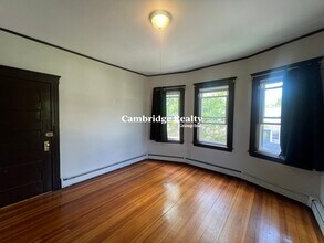 118 Columbia St, Unit 3B in Cambridge, MA - Foto de edificio - Building Photo