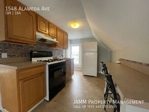 1548 Alameda Ave in Lakewood, OH - Building Photo - Building Photo