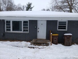 1025 Irving Ave in Rockford, IL - Building Photo