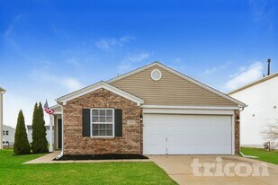 10341 Buckshire Ln in Indianapolis, IN - Building Photo