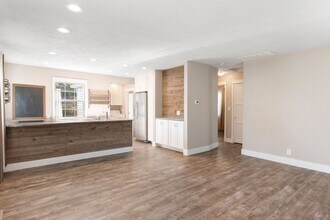 418 E Hawthorne Rd in Spokane, WA - Building Photo - Building Photo