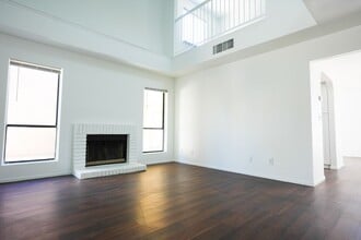 6641 W Chardonay Way in Las Vegas, NV - Building Photo - Building Photo