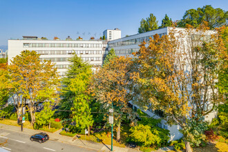 Hycroft Towers in Vancouver, BC - Building Photo - Building Photo