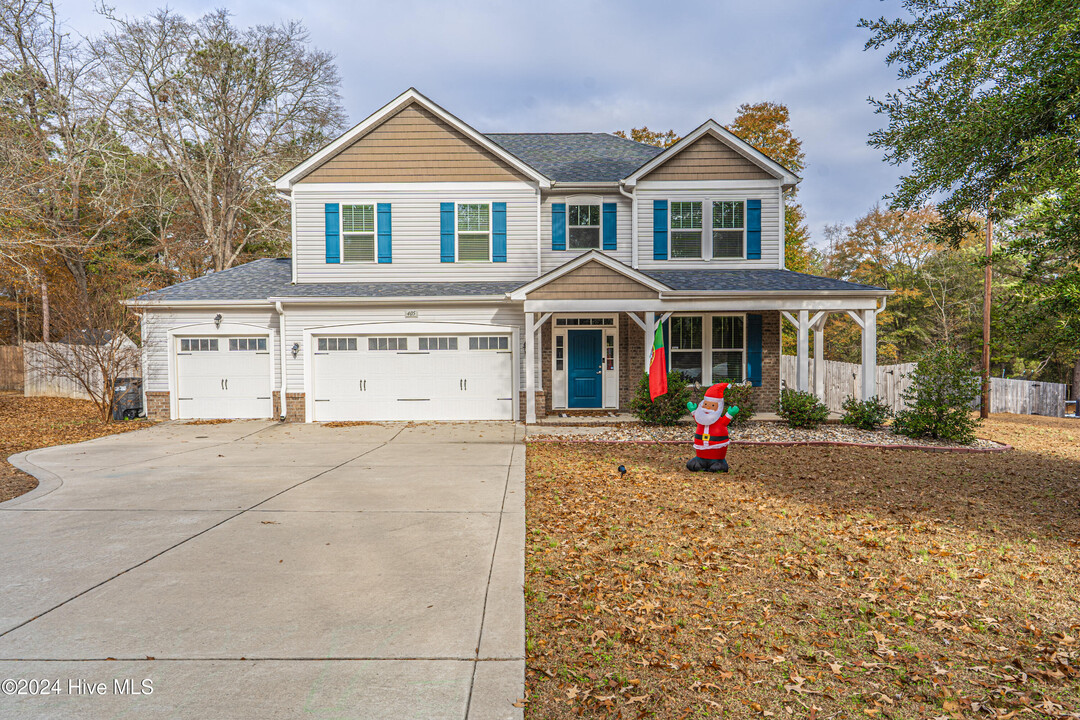 405 Mountain Run Rd in West End, NC - Foto de edificio