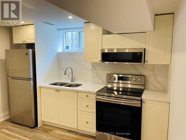 32 Kitimat Crescent