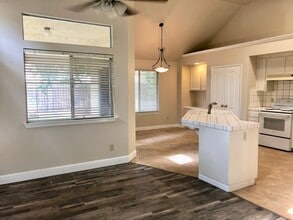 2271 E Jon Dr in Fresno, CA - Building Photo - Building Photo