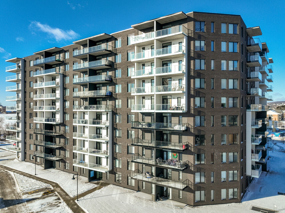 2575 Lionel-Audet Rue in Québec, QC - Building Photo