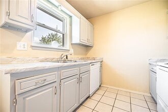 1506 W Janda Dr in Rogers, AR - Building Photo - Building Photo
