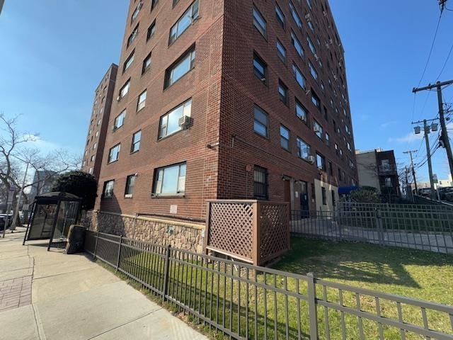 6515 JFK Blvd E in West New York, NJ - Foto de edificio - Building Photo