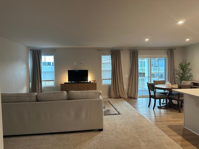 7120 Iron Gall Ln in Ruther Glen, VA - Foto de edificio - Building Photo