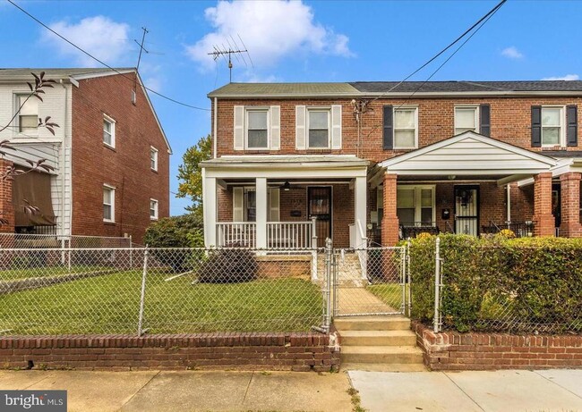 property at 1915 21st Pl SE