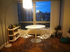 1435 4th St SW, Unit B317 in Washington, DC - Foto de edificio - Building Photo