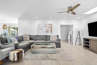 124 Oregon Ln in Boca Raton, FL - Building Photo - Building Photo