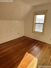 72 Upland Rd, Unit 4 BED CLEANNN in Belmont, MA - Foto de edificio - Building Photo