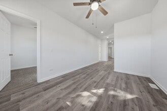 835 Bishop Ave in Aurora, IL - Building Photo - Building Photo