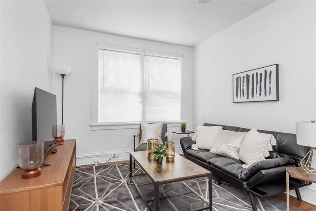 738 DeMun in Clayton, MO - Building Photo - Building Photo