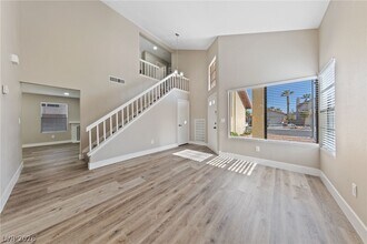 7627 Kalmalii Ave in Las Vegas, NV - Building Photo - Building Photo