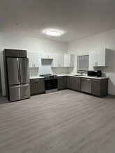 626 Main St in Dennis, MA - Foto de edificio - Building Photo