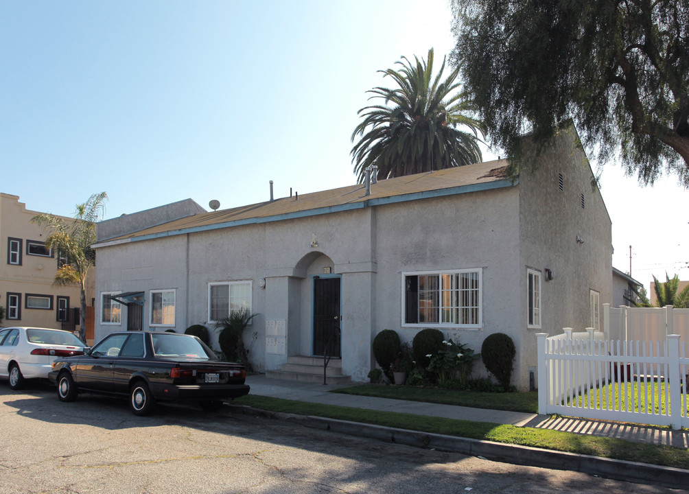 921-923 Sartori Ave in Torrance, CA - Building Photo